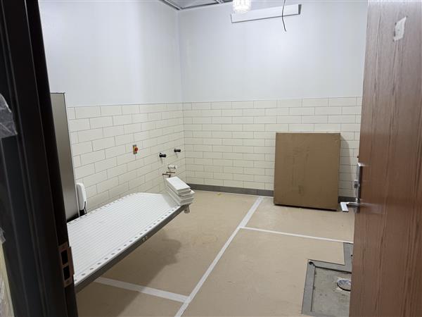 restroom/shower
